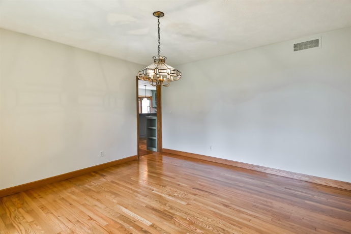 9525 BRENDA, ROSCOE, Illinois 61073, 4 Bedrooms Bedrooms, ,3 BathroomsBathrooms,House,For Sale,BRENDA,202505395