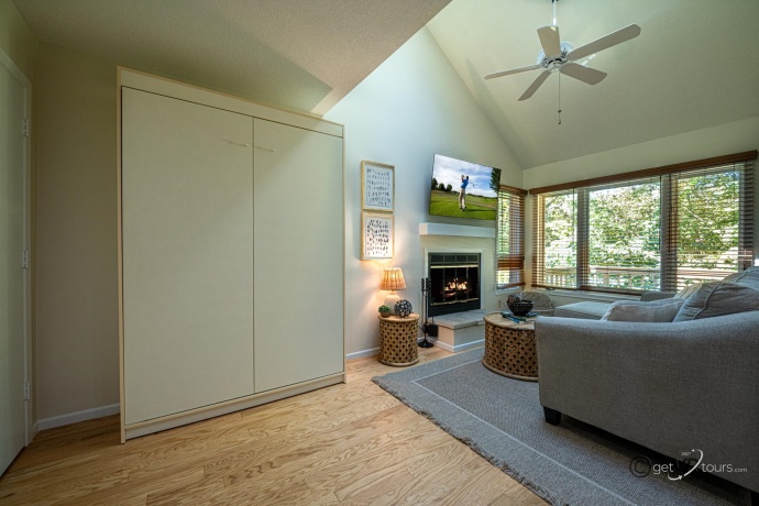 106 Walnut Hill, GALENA, Illinois 61036, 1 Bedroom Bedrooms, ,2 BathroomsBathrooms,Condominium,For Sale,Walnut Hill,202505404