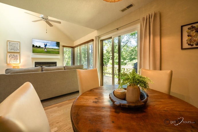 106 Walnut Hill, GALENA, Illinois 61036, 1 Bedroom Bedrooms, ,2 BathroomsBathrooms,Condominium,For Sale,Walnut Hill,202505404