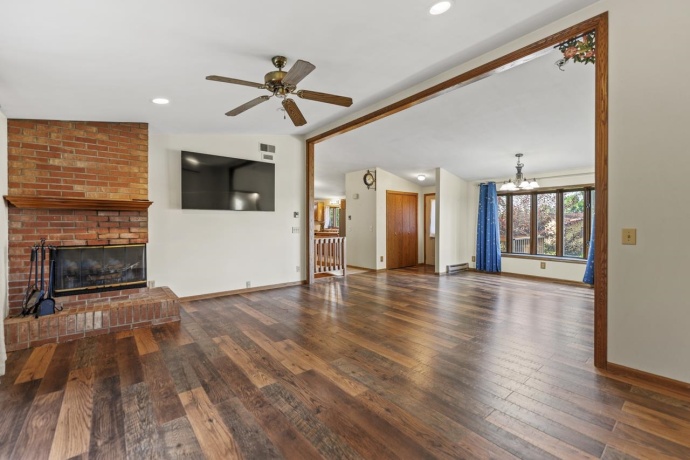 1005 Autumn, LAKE SUMMERSET, Illinois 61019, 3 Bedrooms Bedrooms, ,3 BathroomsBathrooms,House,For Sale,Autumn,202505450