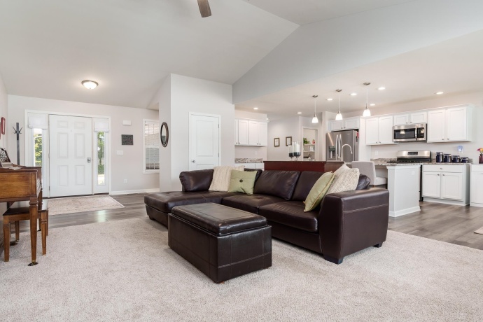 779 Boz, BELVIDERE, Illinois 61008, 4 Bedrooms Bedrooms, ,3 BathroomsBathrooms,House,For Sale,Boz,202505451