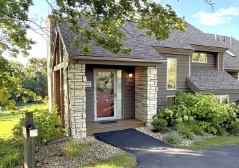 121 East Point, GALENA, Illinois 61036, 2 Bedrooms Bedrooms, ,2 BathroomsBathrooms,Condominium,For Sale,East Point,202505459