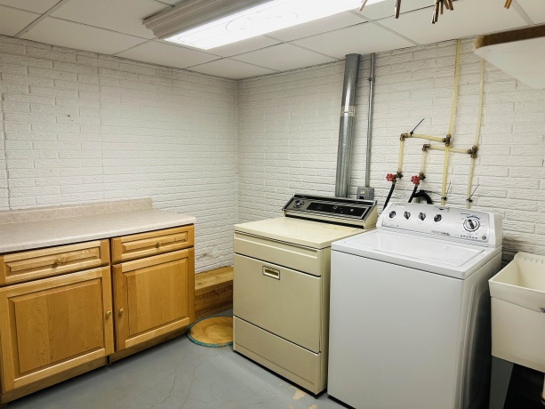 219 Palm, LENA, Illinois 61048, 3 Bedrooms Bedrooms, ,2 BathroomsBathrooms,House,For Sale,Palm,202505472