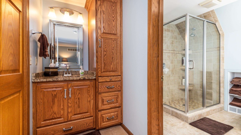 11325 Golf View, GALENA, Illinois 61036, 5 Bedrooms Bedrooms, ,4 BathroomsBathrooms,House,For Sale,Golf View,202505494