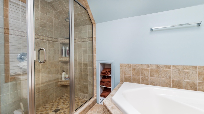 11325 Golf View, GALENA, Illinois 61036, 5 Bedrooms Bedrooms, ,4 BathroomsBathrooms,House,For Sale,Golf View,202505494