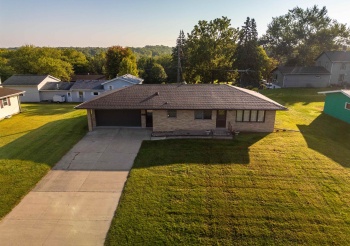 613 Clinton, GALENA, Illinois 61036, 2 Bedrooms Bedrooms, ,2 BathroomsBathrooms,House,For Sale,Clinton,202505516