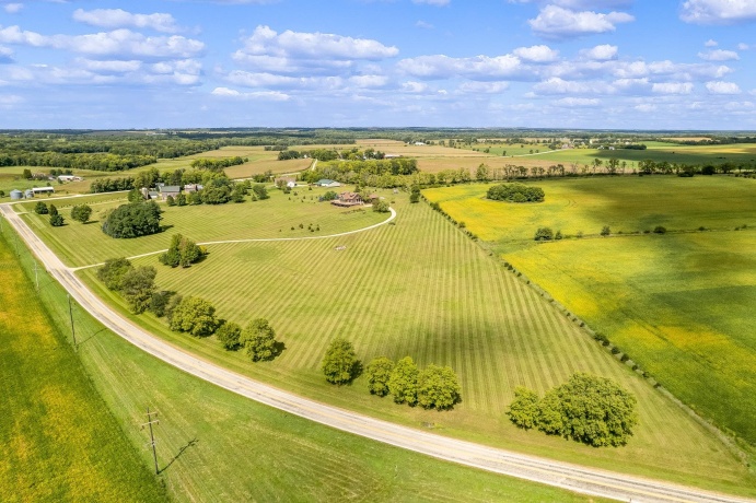 14949 SAUNDERS, PECATONICA, Illinois 61063, 5 Bedrooms Bedrooms, ,4 BathroomsBathrooms,House,For Sale,SAUNDERS,202505525