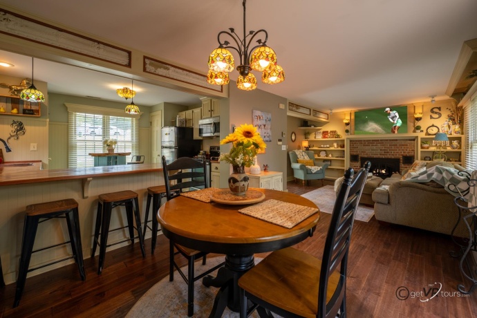 18 Settler, GALENA, Illinois 61036, 2 Bedrooms Bedrooms, ,2 BathroomsBathrooms,Condominium,For Sale,Settler,202505529