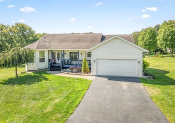 198 Lake Summerset, LAKE SUMMERSET, Illinois 61019, 5 Bedrooms Bedrooms, ,3 BathroomsBathrooms,House,For Sale,Lake Summerset,202505535