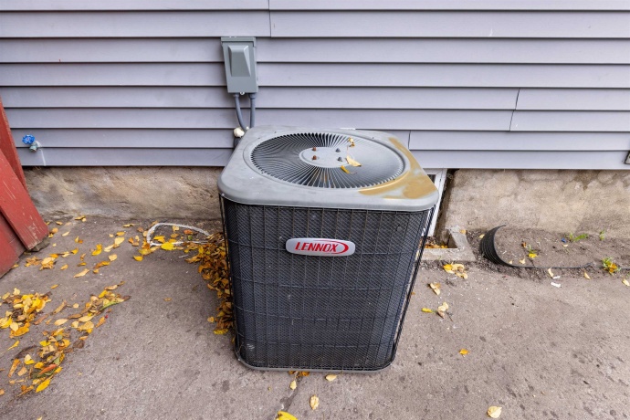 1339 Crosby, ROCKFORD, Illinois 61107, 2 Bedrooms Bedrooms, ,1 BathroomBathrooms,House,For Sale,Crosby,202505542