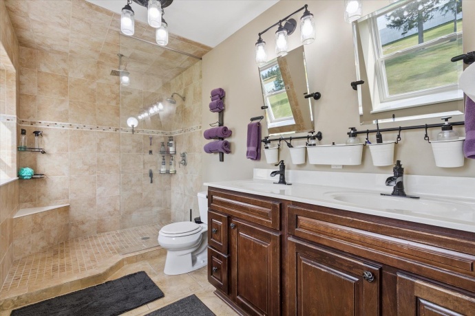 8548 Edwardsville, GERMAN VALLEY, Illinois 61039, 4 Bedrooms Bedrooms, ,3 BathroomsBathrooms,House,For Sale,Edwardsville,202505551