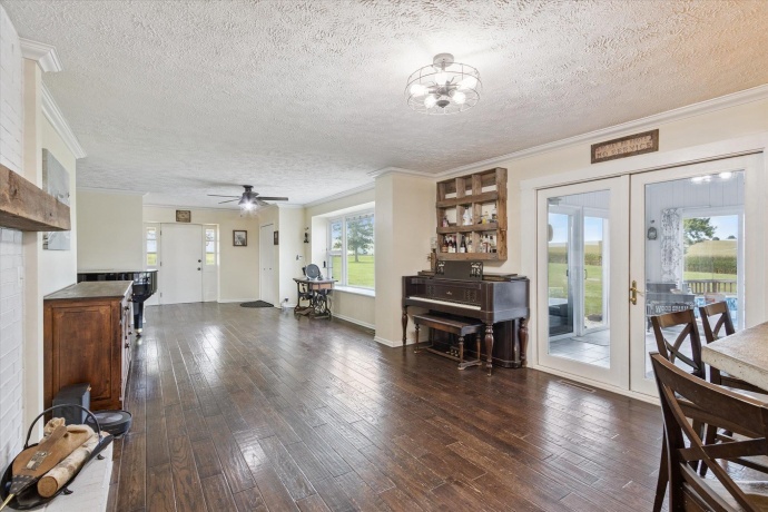 8548 Edwardsville, GERMAN VALLEY, Illinois 61039, 4 Bedrooms Bedrooms, ,3 BathroomsBathrooms,House,For Sale,Edwardsville,202505551