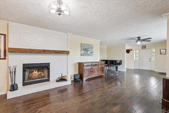 8548 Edwardsville, GERMAN VALLEY, Illinois 61039, 4 Bedrooms Bedrooms, ,3 BathroomsBathrooms,House,For Sale,Edwardsville,202505551