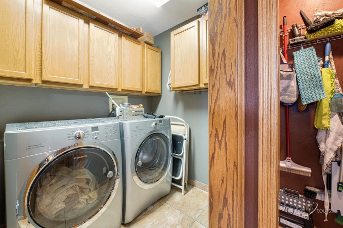 2472 Red Oak, FREEPORT, Illinois 61032, 3 Bedrooms Bedrooms, ,2 BathroomsBathrooms,House,For Sale,Red Oak,202505587