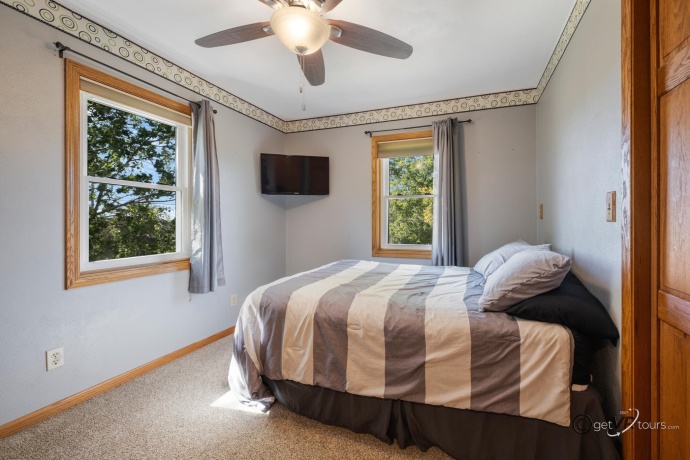 2472 Red Oak, FREEPORT, Illinois 61032, 3 Bedrooms Bedrooms, ,2 BathroomsBathrooms,House,For Sale,Red Oak,202505587