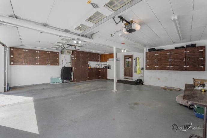 2472 Red Oak, FREEPORT, Illinois 61032, 3 Bedrooms Bedrooms, ,2 BathroomsBathrooms,House,For Sale,Red Oak,202505587