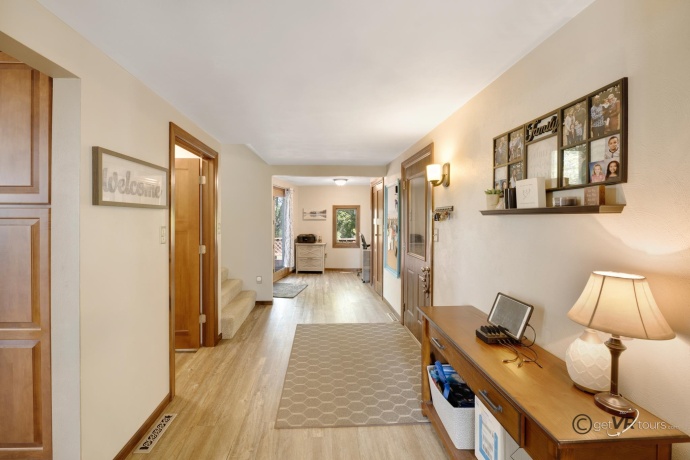 2472 Red Oak, FREEPORT, Illinois 61032, 3 Bedrooms Bedrooms, ,2 BathroomsBathrooms,House,For Sale,Red Oak,202505587