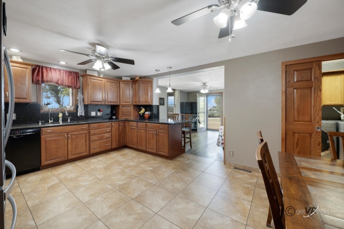 2472 Red Oak, FREEPORT, Illinois 61032, 3 Bedrooms Bedrooms, ,2 BathroomsBathrooms,House,For Sale,Red Oak,202505587