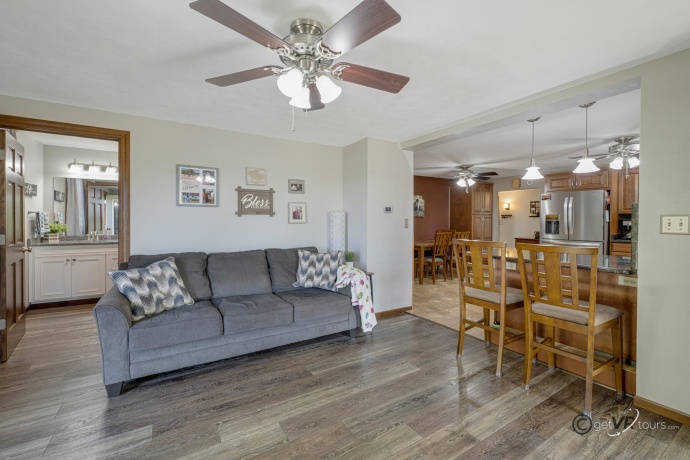 2472 Red Oak, FREEPORT, Illinois 61032, 3 Bedrooms Bedrooms, ,2 BathroomsBathrooms,House,For Sale,Red Oak,202505587