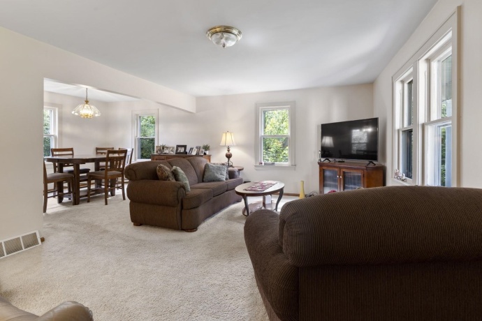 7879 Newburg, ROCKFORD, Illinois 61108, 3 Bedrooms Bedrooms, ,2 BathroomsBathrooms,House,For Sale,Newburg,202505596