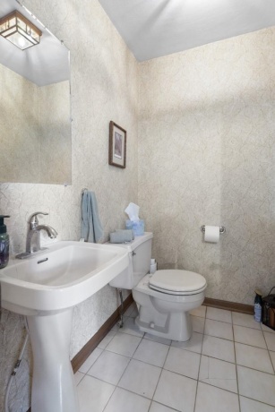 7879 Newburg, ROCKFORD, Illinois 61108, 3 Bedrooms Bedrooms, ,2 BathroomsBathrooms,House,For Sale,Newburg,202505596