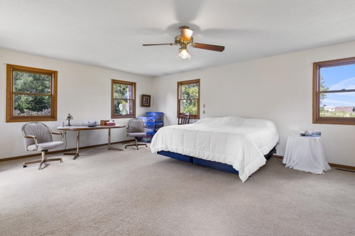 7879 Newburg, ROCKFORD, Illinois 61108, 3 Bedrooms Bedrooms, ,2 BathroomsBathrooms,House,For Sale,Newburg,202505596