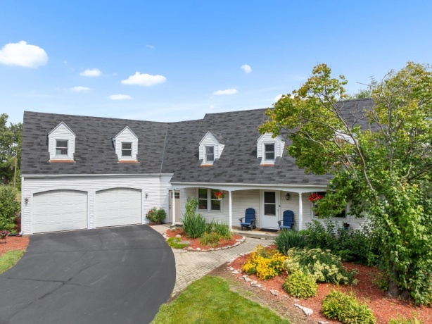 7879 Newburg, ROCKFORD, Illinois 61108, 3 Bedrooms Bedrooms, ,2 BathroomsBathrooms,House,For Sale,Newburg,202505596