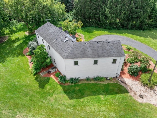 7879 Newburg, ROCKFORD, Illinois 61108, 3 Bedrooms Bedrooms, ,2 BathroomsBathrooms,House,For Sale,Newburg,202505596