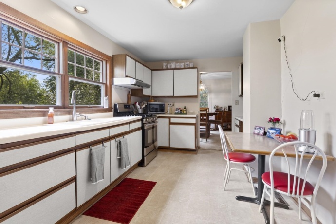 7879 Newburg, ROCKFORD, Illinois 61108, 3 Bedrooms Bedrooms, ,2 BathroomsBathrooms,House,For Sale,Newburg,202505596