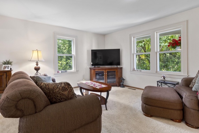 7879 Newburg, ROCKFORD, Illinois 61108, 3 Bedrooms Bedrooms, ,2 BathroomsBathrooms,House,For Sale,Newburg,202505596