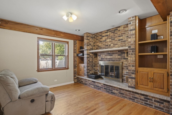 1300 Wolff, ELGIN, Illinois 60123, 4 Bedrooms Bedrooms, ,2 BathroomsBathrooms,House,For Sale,Wolff,202505598