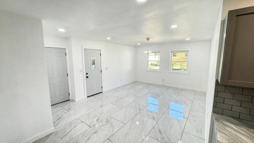 4016 Dempster Avenue, ROCKFORD, Illinois 61108, 3 Bedrooms Bedrooms, ,2 BathroomsBathrooms,House,For Sale,Dempster Avenue,202505599