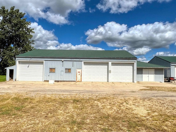 200-208 North, PEARL CITY, Illinois 61062, ,Commercial,For Sale,North,202505607