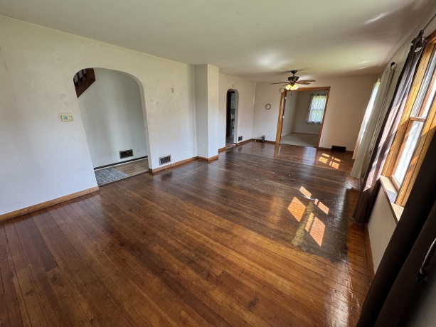 708 Bowen, SAVANNA, Illinois 61074, 3 Bedrooms Bedrooms, ,2 BathroomsBathrooms,House,For Sale,Bowen,202505616