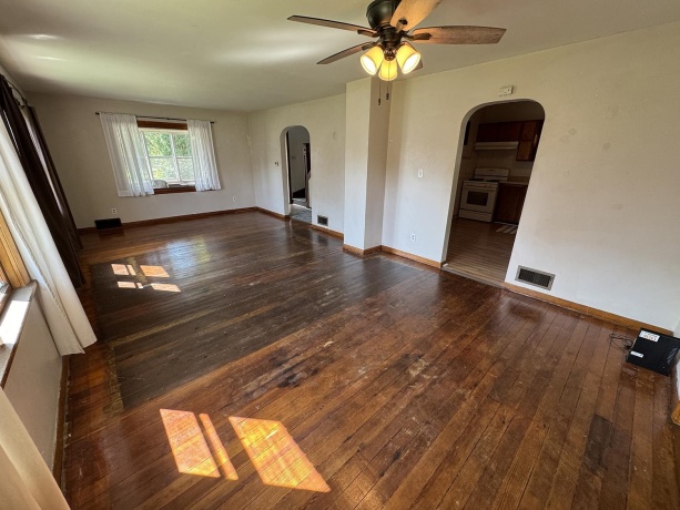 708 Bowen, SAVANNA, Illinois 61074, 3 Bedrooms Bedrooms, ,2 BathroomsBathrooms,House,For Sale,Bowen,202505616