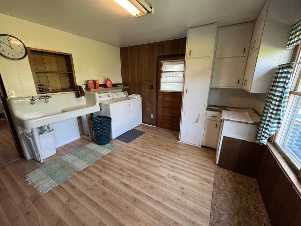 708 Bowen, SAVANNA, Illinois 61074, 3 Bedrooms Bedrooms, ,2 BathroomsBathrooms,House,For Sale,Bowen,202505616