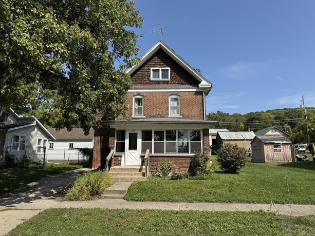 708 Bowen, SAVANNA, Illinois 61074, 3 Bedrooms Bedrooms, ,2 BathroomsBathrooms,House,For Sale,Bowen,202505616