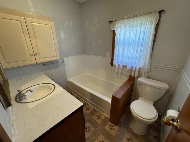 708 Bowen, SAVANNA, Illinois 61074, 3 Bedrooms Bedrooms, ,2 BathroomsBathrooms,House,For Sale,Bowen,202505616