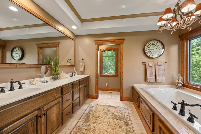 19 Cedar Rim, GALENA, Illinois 61036, 5 Bedrooms Bedrooms, ,4 BathroomsBathrooms,House,For Sale,Cedar Rim,202505628