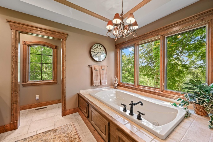 19 Cedar Rim, GALENA, Illinois 61036, 5 Bedrooms Bedrooms, ,4 BathroomsBathrooms,House,For Sale,Cedar Rim,202505628