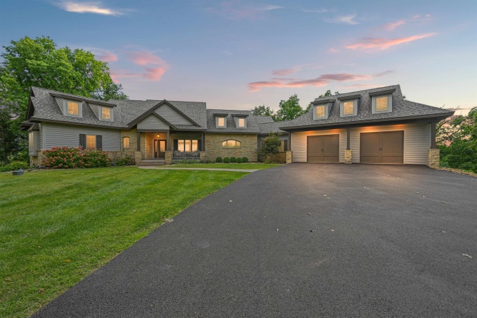 19 Cedar Rim, GALENA, Illinois 61036, 5 Bedrooms Bedrooms, ,4 BathroomsBathrooms,House,For Sale,Cedar Rim,202505628