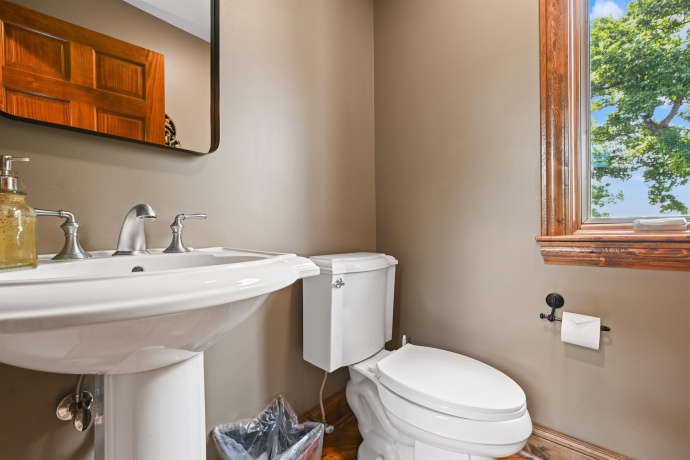 19 Cedar Rim, GALENA, Illinois 61036, 5 Bedrooms Bedrooms, ,4 BathroomsBathrooms,House,For Sale,Cedar Rim,202505628