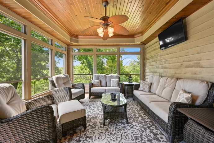 19 Cedar Rim, GALENA, Illinois 61036, 5 Bedrooms Bedrooms, ,4 BathroomsBathrooms,House,For Sale,Cedar Rim,202505628