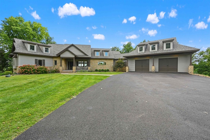 19 Cedar Rim, GALENA, Illinois 61036, 5 Bedrooms Bedrooms, ,4 BathroomsBathrooms,House,For Sale,Cedar Rim,202505628