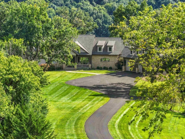 19 Cedar Rim, GALENA, Illinois 61036, 5 Bedrooms Bedrooms, ,4 BathroomsBathrooms,House,For Sale,Cedar Rim,202505628