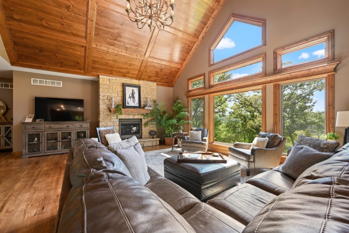 19 Cedar Rim, GALENA, Illinois 61036, 5 Bedrooms Bedrooms, ,4 BathroomsBathrooms,House,For Sale,Cedar Rim,202505628