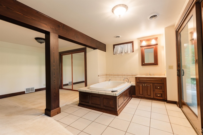 6 Ironwood, GALENA, Illinois 61036, 3 Bedrooms Bedrooms, ,2 BathroomsBathrooms,House,For Sale,Ironwood,202505648