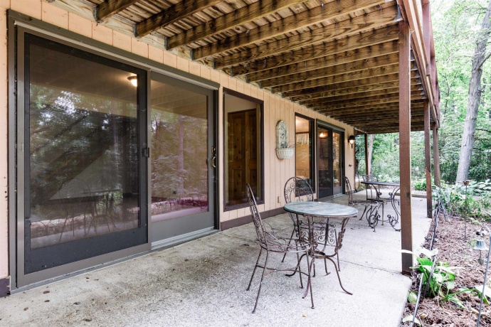 6 Ironwood, GALENA, Illinois 61036, 3 Bedrooms Bedrooms, ,2 BathroomsBathrooms,House,For Sale,Ironwood,202505648