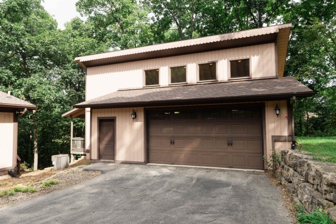 6 Ironwood, GALENA, Illinois 61036, 3 Bedrooms Bedrooms, ,2 BathroomsBathrooms,House,For Sale,Ironwood,202505648