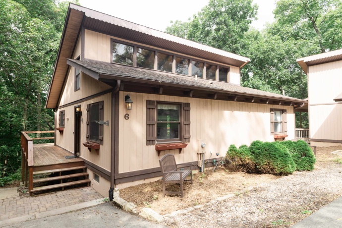 6 Ironwood, GALENA, Illinois 61036, 3 Bedrooms Bedrooms, ,2 BathroomsBathrooms,House,For Sale,Ironwood,202505648